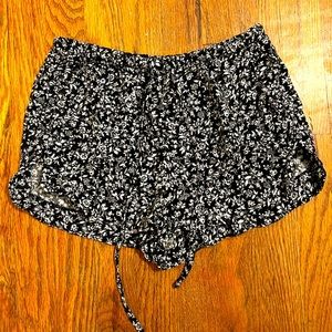 Brandy Melville patterned shorts